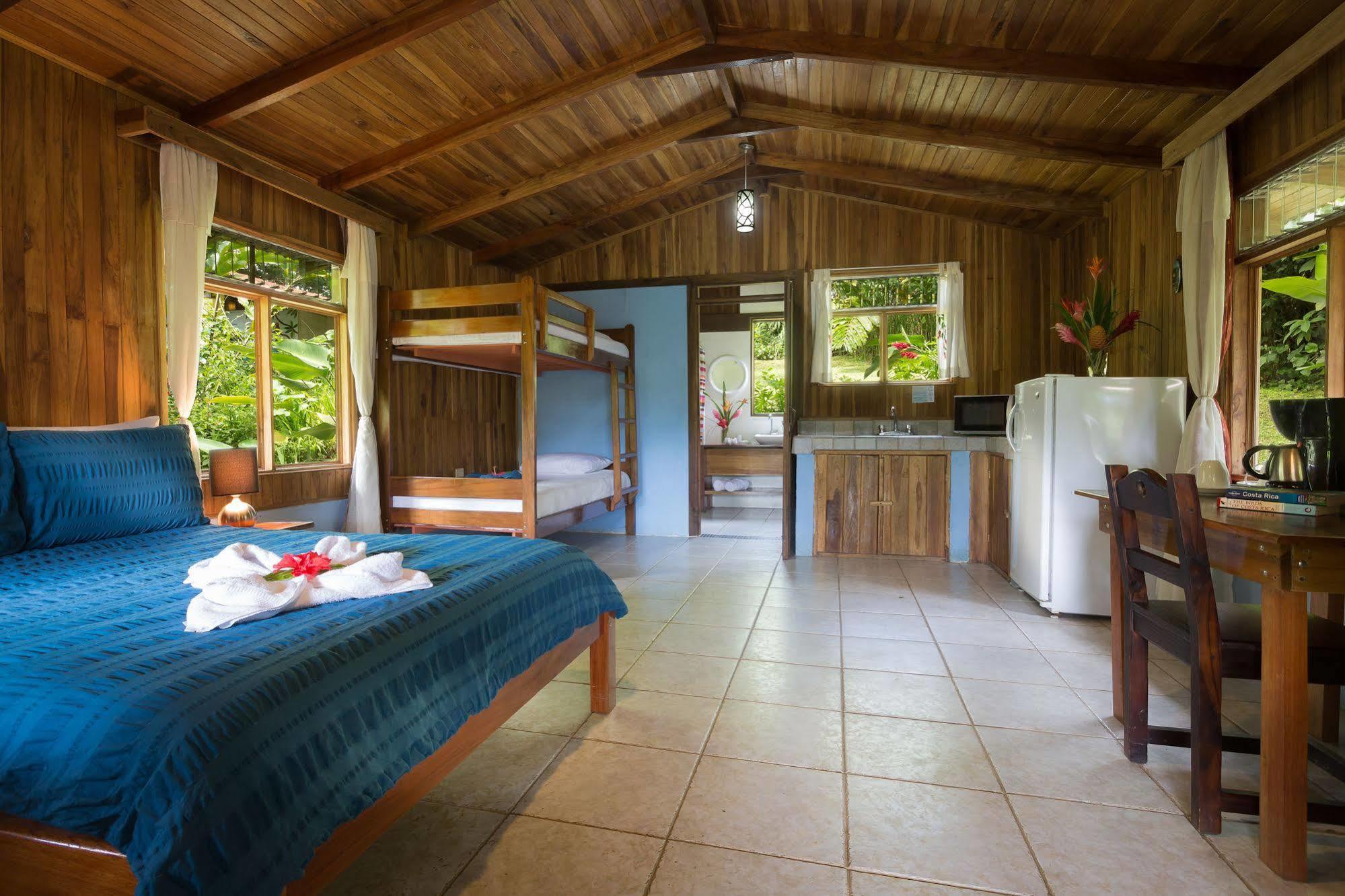 Casitas Tenorio B&B And Farm Bijagua Bagian luar foto