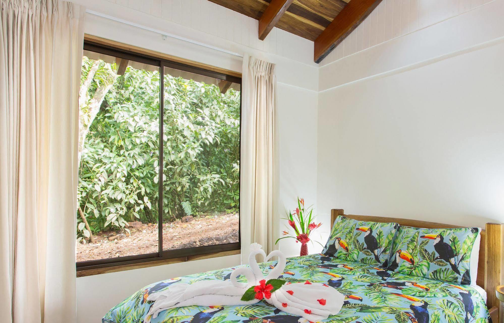 Casitas Tenorio B&B And Farm Bijagua Bagian luar foto